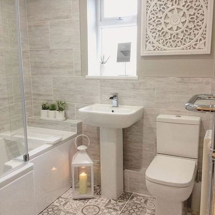 Bathroom decor ideas for small spaces