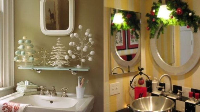 Christmas decor for small bathroom