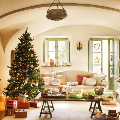 Christmas Decor in Small Living Rooms: Space-Saving Ideas