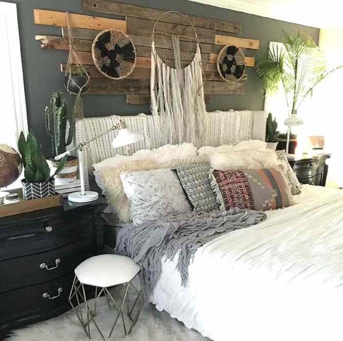 Bohemian small bedroom decor