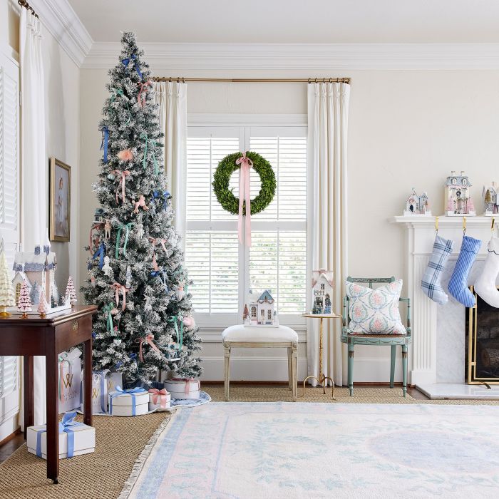 Christmas Decor for Small Rooms: Making the Most of Space